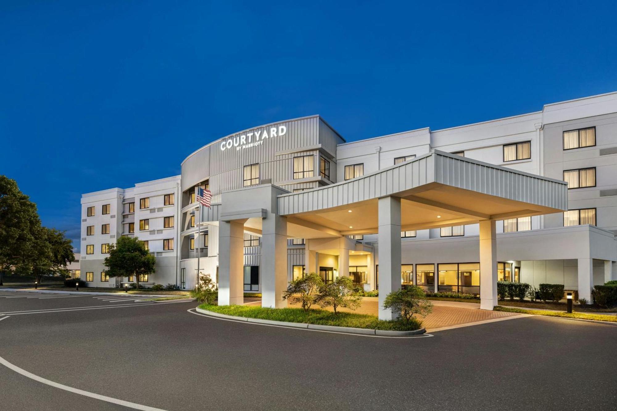 Готель Courtyard Mt. Holly Westampton Екстер'єр фото